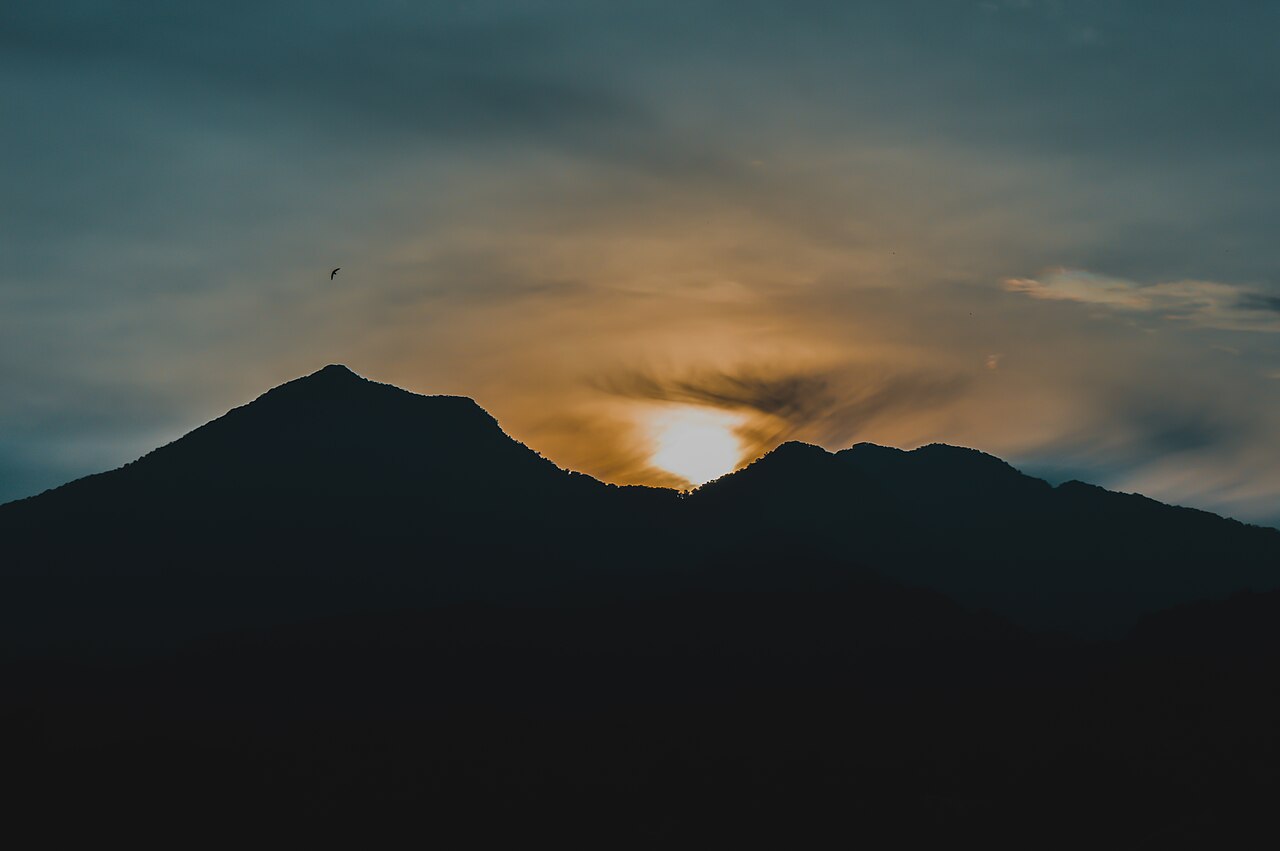 巴圖爾火山日出(1)