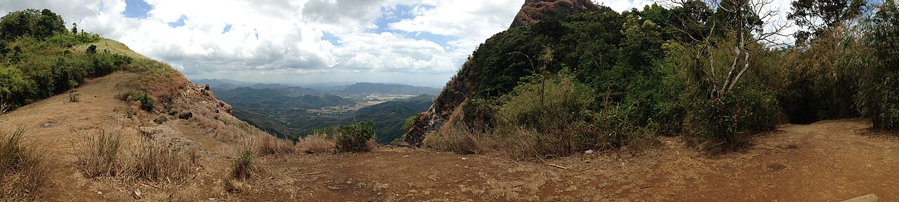 皮科德羅羅山 Pico de Loro(鷹嘴岩)(1)